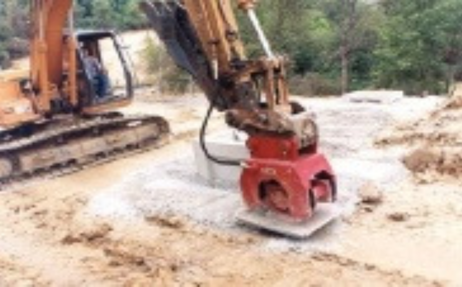Vibratory compactor