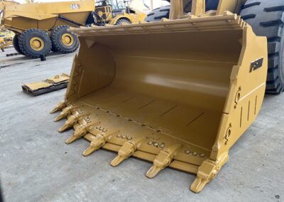 Wheel loader rock bucket